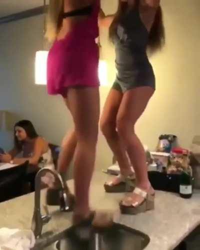 HMC while I dance on the counter