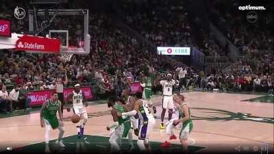 [Highlight] Portis sinks a three; assist by antetokounmpo