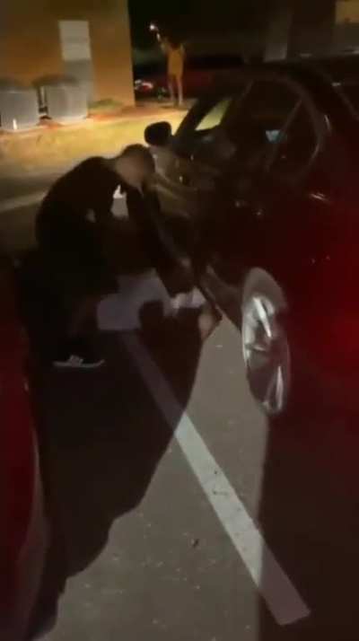 Man Gets Brutally Beaten & Robbed By Guy Half His Size