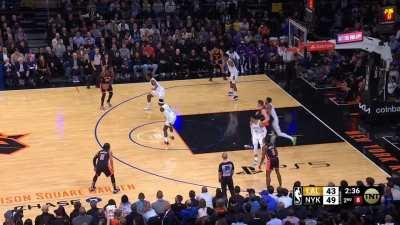 [Highlight] Immanuel Quickley pickpockets Dennis Schroder then gets gets the bucket on the other end. Dennis Schroder misses driving layup when he can't finish over Isaiah Hartenstein. Quentin Grimes feeds it to Hartenstein to extend the lead and the Lake