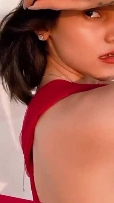 Magical beauty , that navel though