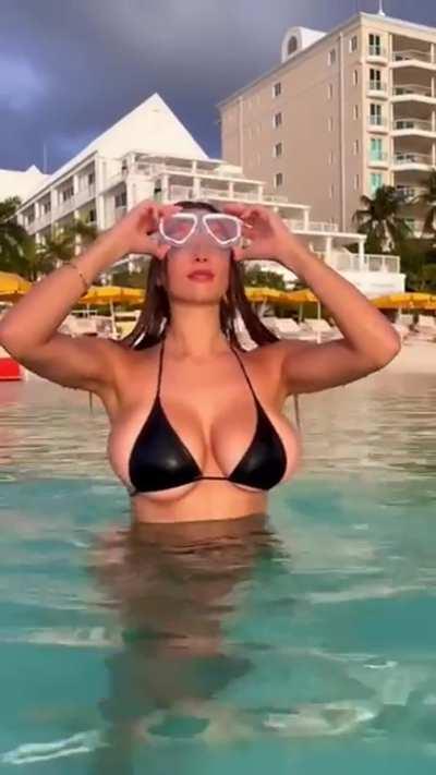 Penny Lane is making me throb today...