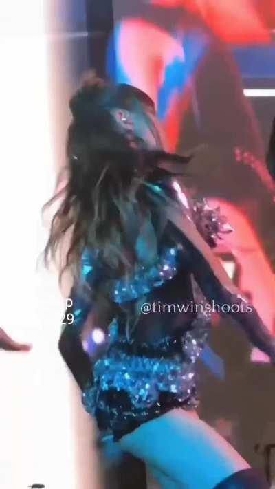 A little bit of peek of lisa's pussy pause it quick 