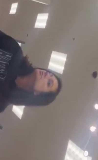 Fine milf couldn’t stop looking at my gorilla bulge 💪🏽