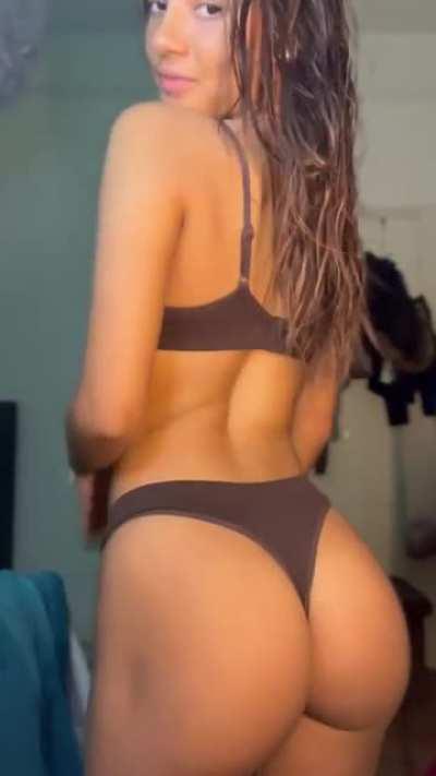 I am so horny right now !