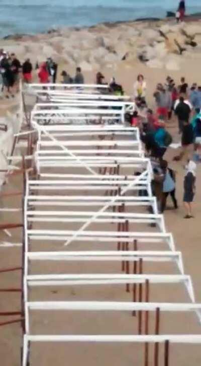 Violento reclamo por la playa pública en Mar del Plata: destrozaron un balneario