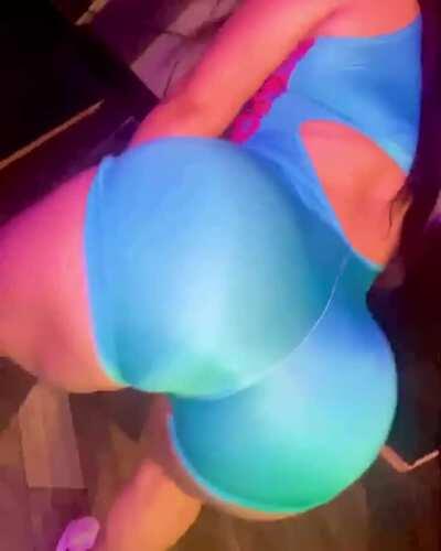 Thick asian mami🔥 || www.babefactory.xyz