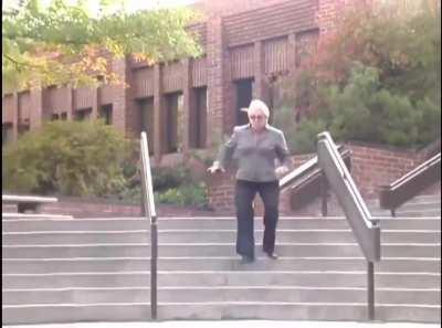 Lady attacks skateboarders