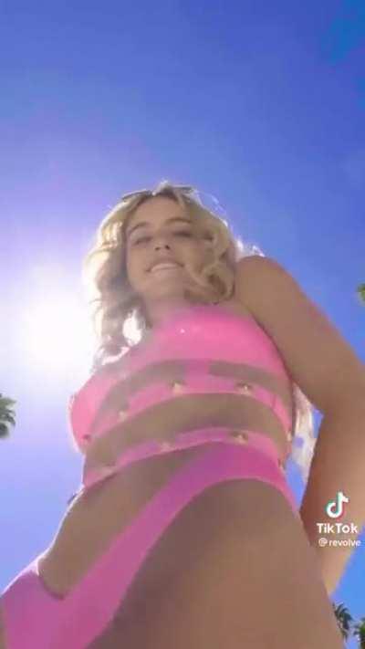 olivia and emma for revolve