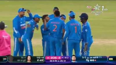 Amidst all IPL drama , Lord doing Lord things.👑