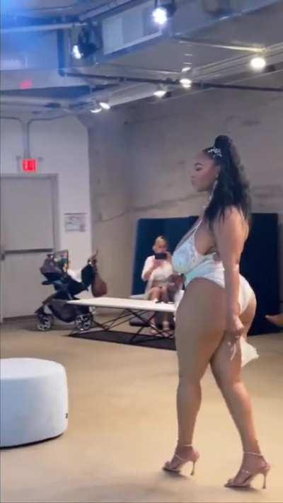 Stephanie Nelson, a.k.a. Persephanii (Los Angeles Swim Week 2023)