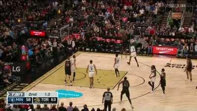 [Highlight] Scottie Barnes Reads the Interception & Bullet Passes To O.G. Just in Time To Beat the Buzzer With a 3