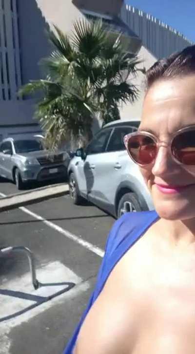 just going for a morning stroll 😍😍😜😜