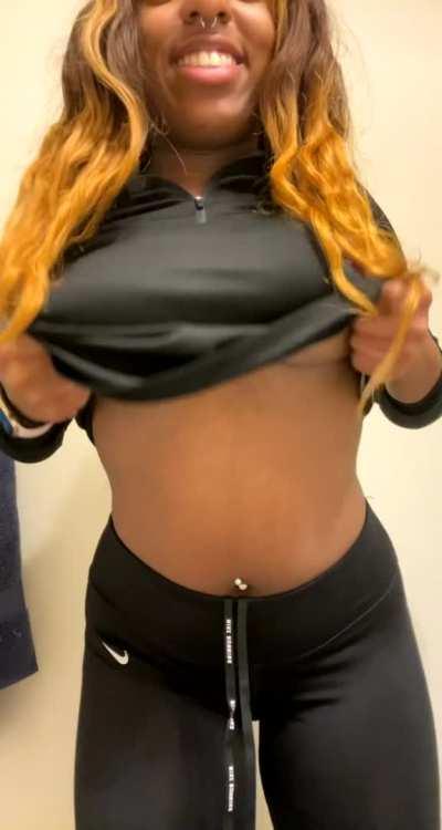 Make my titties bounce