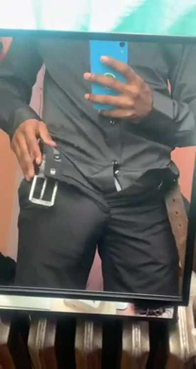 These pants are suffocating my meat🍆