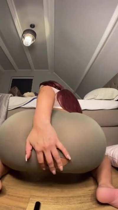 her butt is too big for those leggings