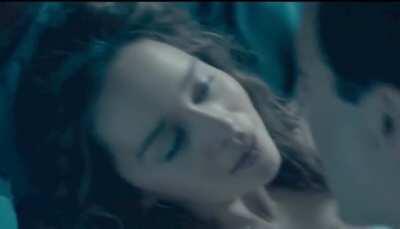 Emilia Clarke biting her lip when being fucked. I fucking love it