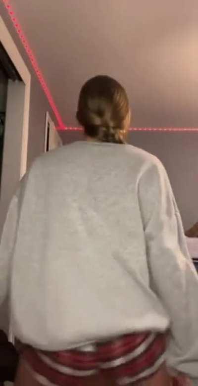 Lawd she movin she movin 😤