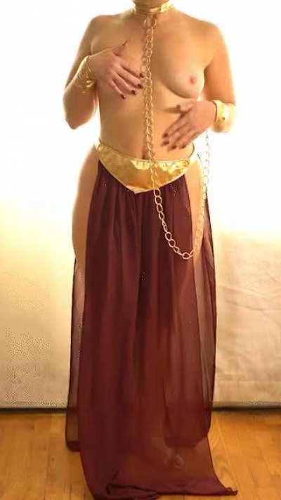 Slave Leia (@Dataklbc)