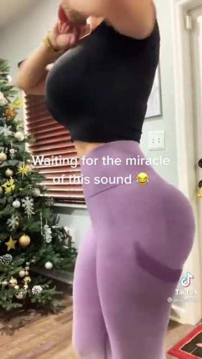 I’m telling you….she sexy asf. Nadia’s sister 😍👈🏽