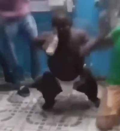 Followers on my meme account usually get a memey dance comp on Friday, here's a moldy one for yall