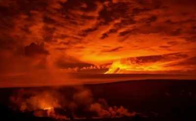 Kilauea and Mauna Loa lighting up the sky in Hawaii