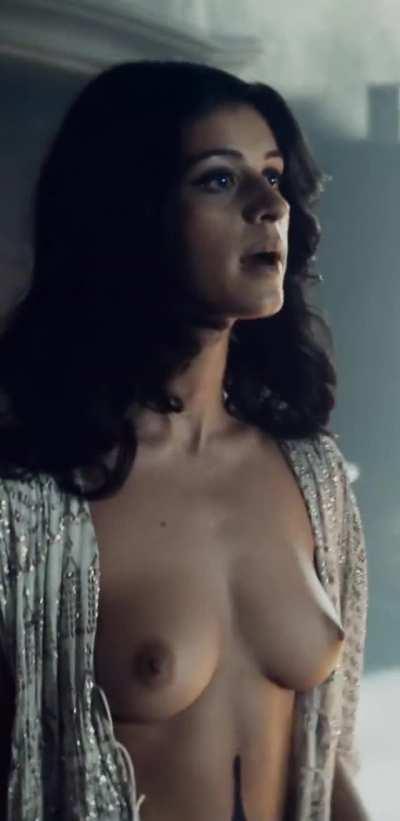 Anya Chalotra looked so good with her tits on display