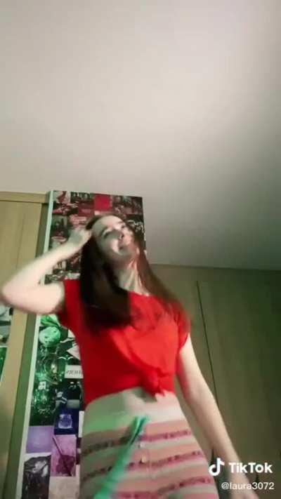 Laura_anne_tiktok - Video #7515