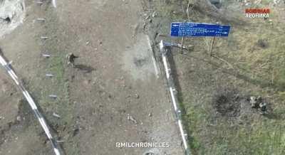 RUS POV: 1 Russian soldiers fights off 4 Ukrainian soldiers