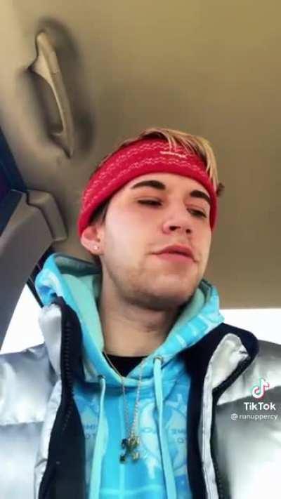 💀💀💀 why tf he sound like he’s at gun point