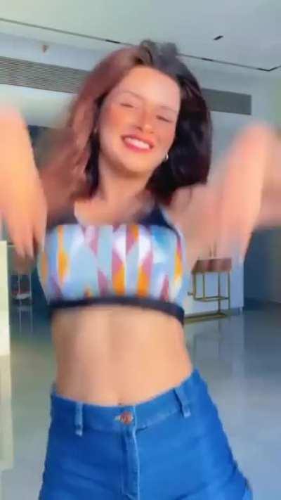 Avneet kaur 😍 💦