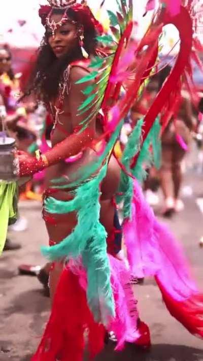 Queen of hearts @stlucianbae 🎥hotbypm