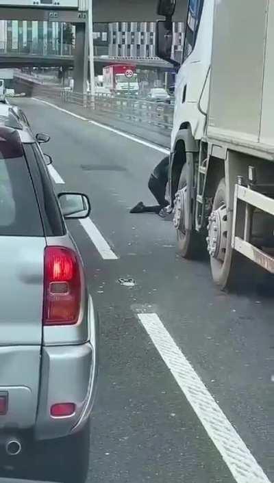 Tailbacks on the Kingston Bridge today 