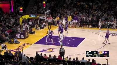 [Highlight] Anthony Davis gives the Jazz hell with back-to-back monstrous blocks