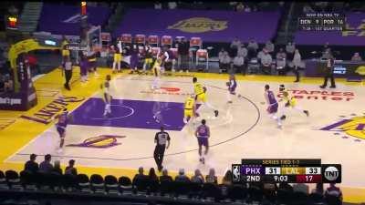 [Highlight] CP3 collects Wes Matthews ankle before draining the smooth midrange