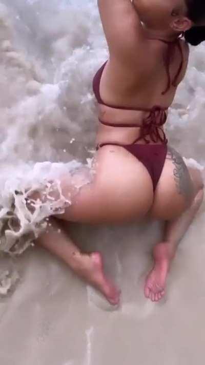 Surf play @cenii.chromaz