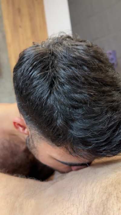 The feeling when a dick hits the right spot in your throat 🫦over and over making my eyes water only gives me more motivation to keep going😈💦