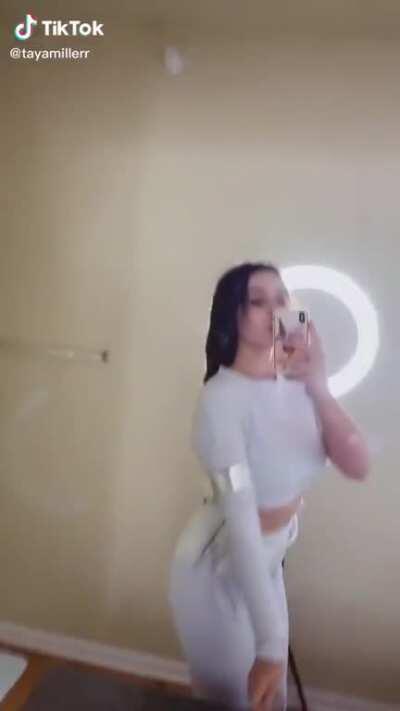 Padme feeling herself