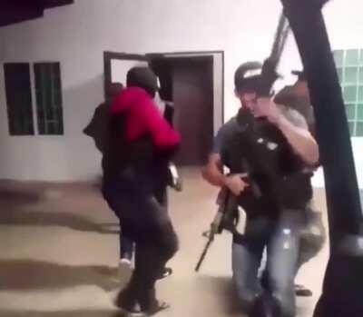 You guys peep this guy in the back taking hits 😤😂😂😂😂