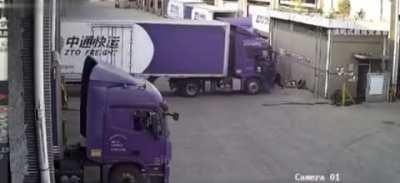 Man tries to stop truck using brute strength