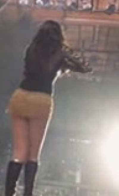 What a view 🍑😍