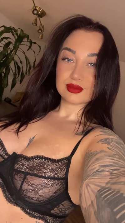 I'm little but I swear I can take the whole thing