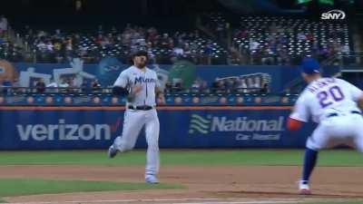 [Highlight] Javy Baez completely fools Alfaro with a fielding deke to help the Mets turn a 9-3 double play