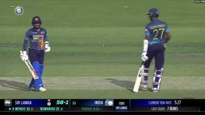 Someone give Hardik pandya a bottle of water