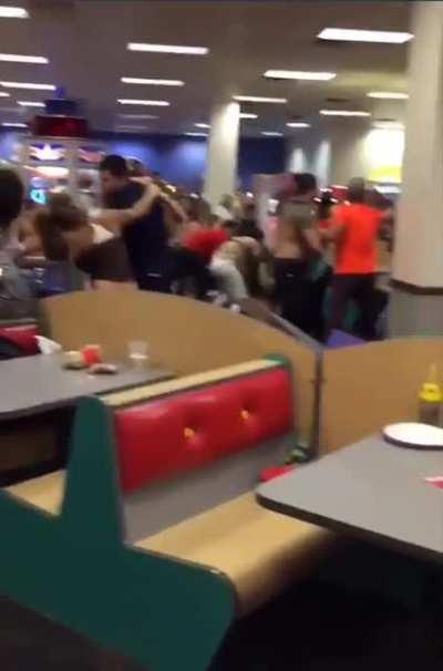 Grown ass adults had a brawl at a chuck e cheese in Tx