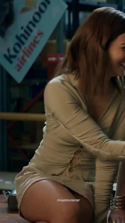 Kriti sanon in crew 🔥🥵