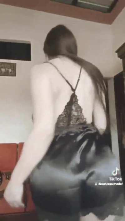 Nour issa model dance Hot move