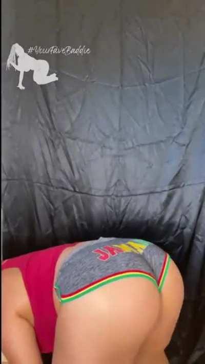 Fire body & fire waistline 🔥(@_naomimt)