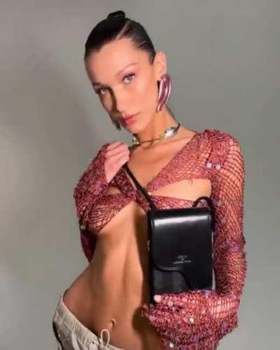 Bella in her latest vid