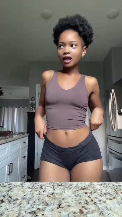 Jessica Weddle (@cloudyxkinks)